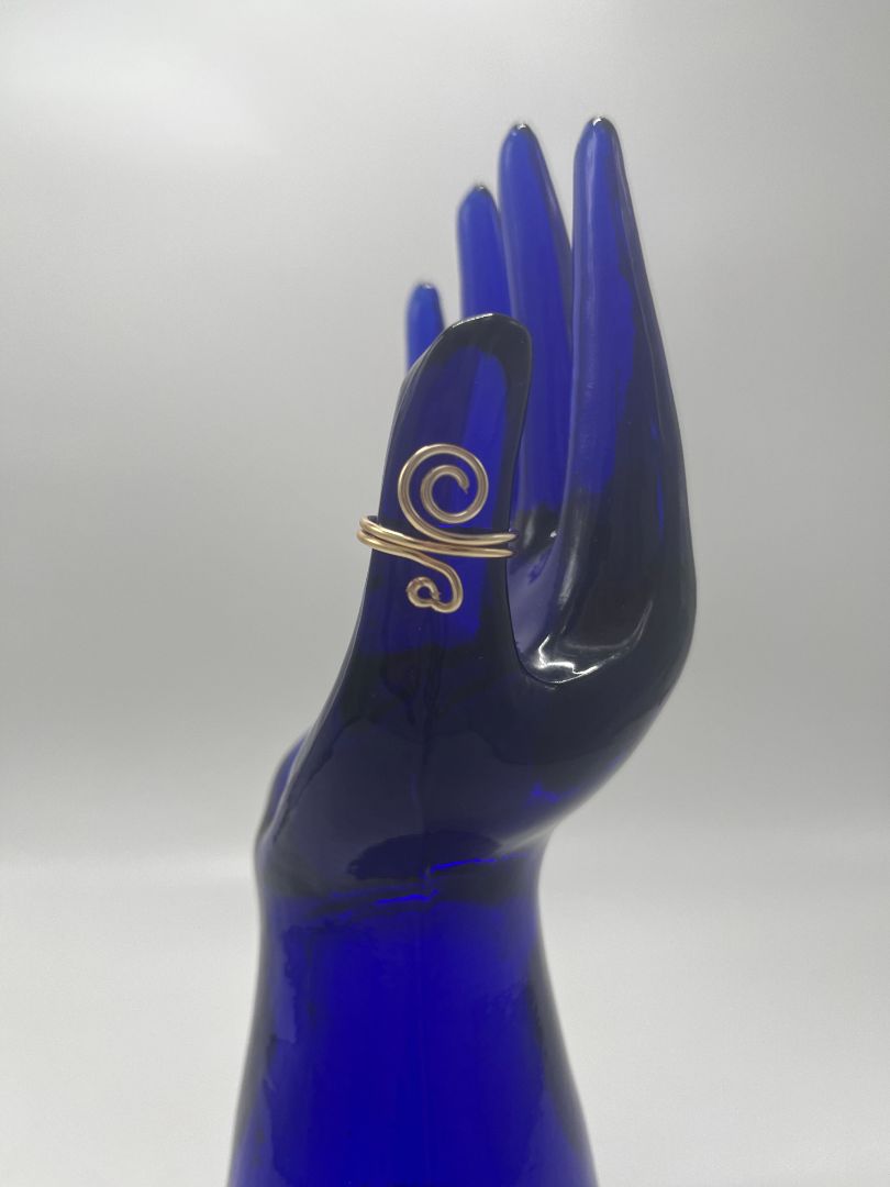 Spiral Ring Size 6 | Gold