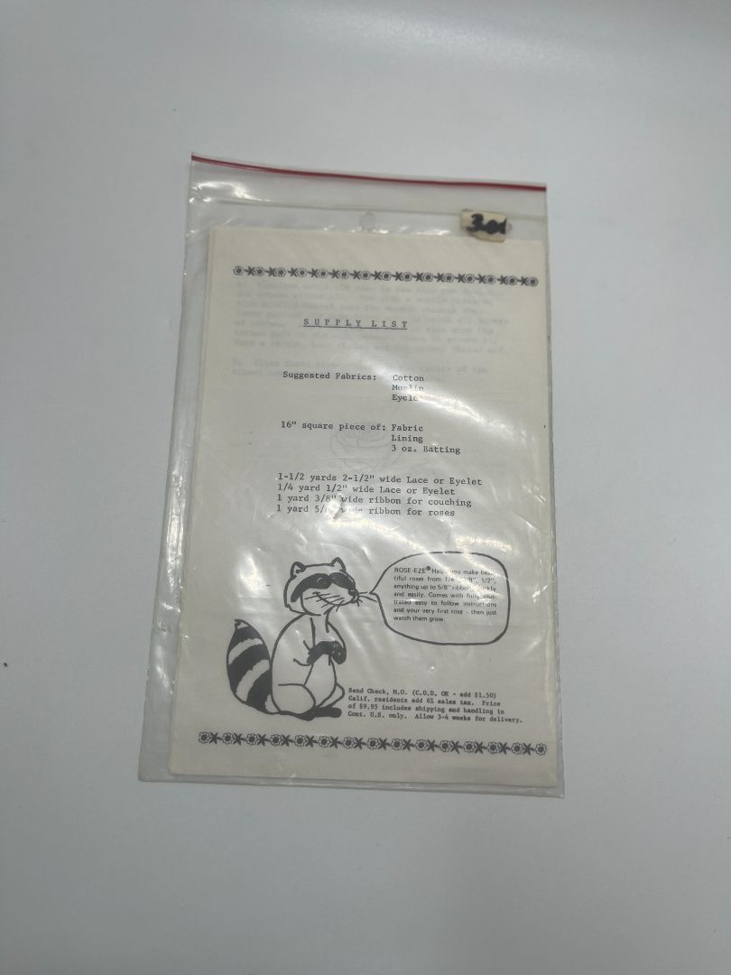 Vintage Animal Trax Decorator Tissue Cover Square Sewing Pattern