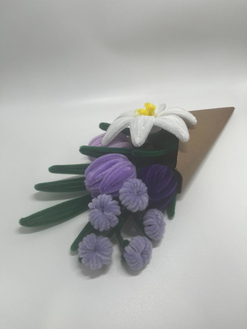 Purple & White Handcrafted Pipe Cleaner Bouquet | 6 Pieces