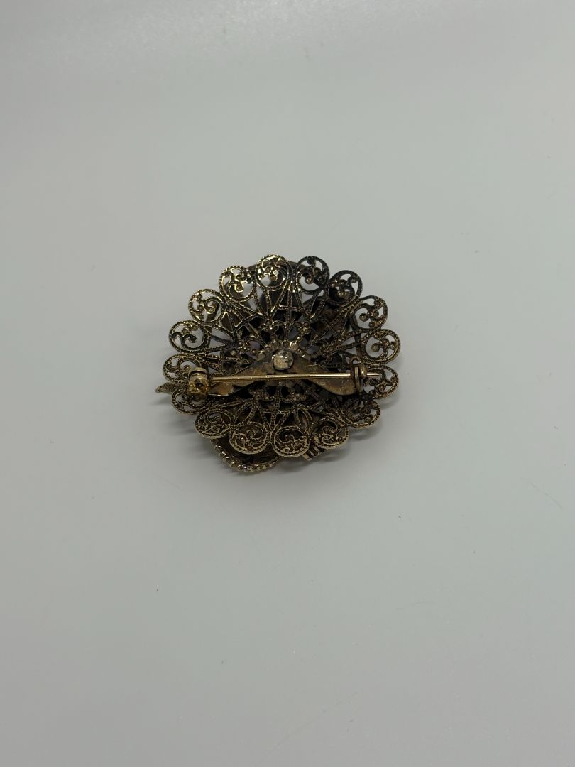 Gold-Tone Vintage 1950s/1960s Filigree Floral Rhinestone Cluster Brooch Pin