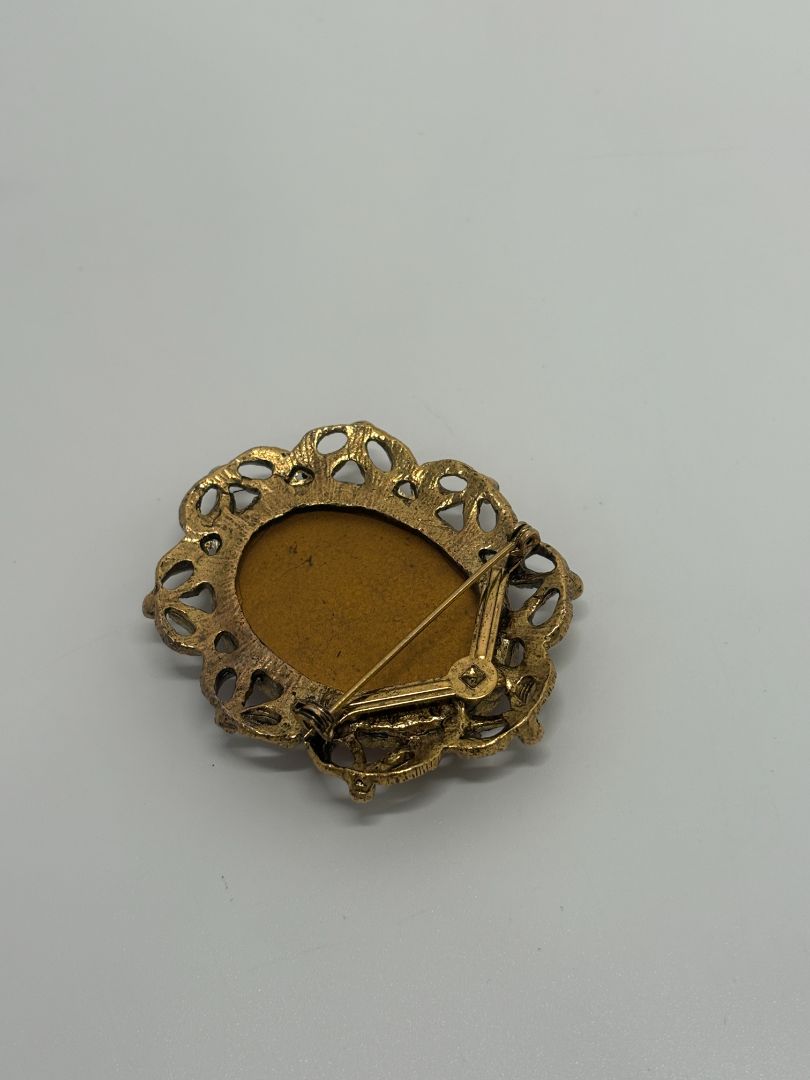 Gold-Tone Vintage 1950s/1960s Victorian Revival Filigree Brooch Pin