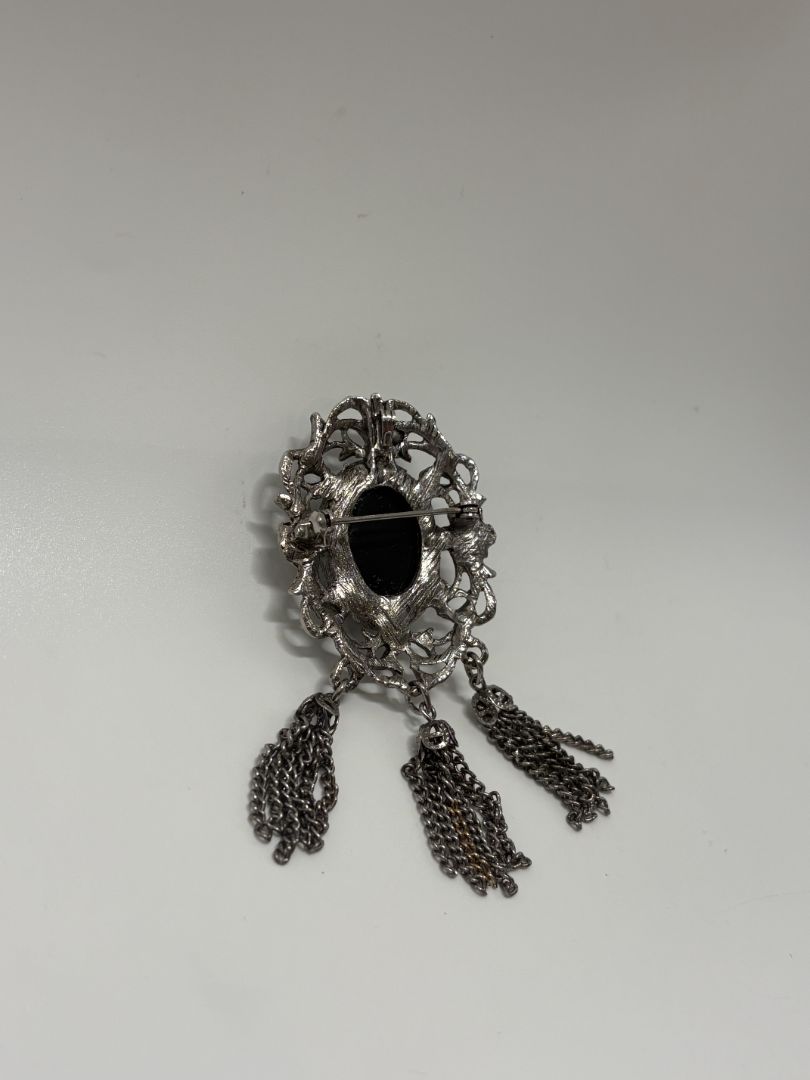 Vintage 1970s Cameo Silver Pewter Tone Scroll Openwork Triple Chain Brooch Pin