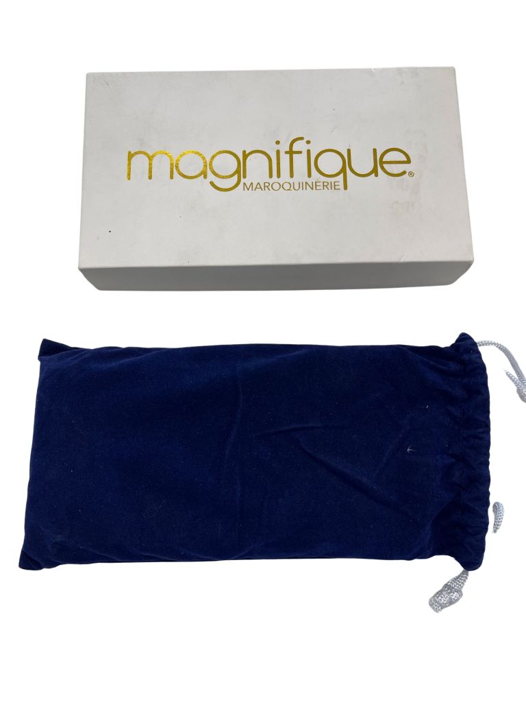 Magnifique Blue Zip Around Wallet
