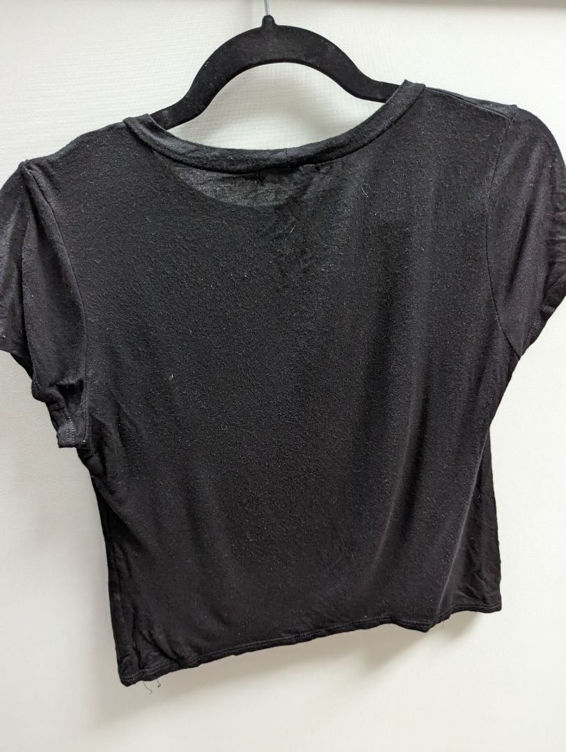 A'GACI Black 'Queen' Slightly Cropped Tee