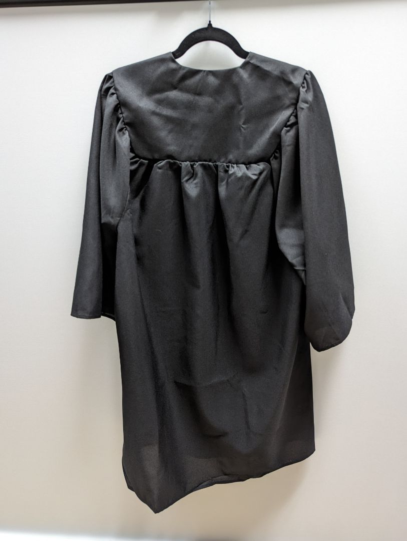 GraduatePro Black Graduation Gown and Cap Costume