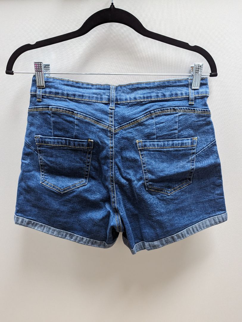 Medium Wash Mid Length Jean Shorts (M)