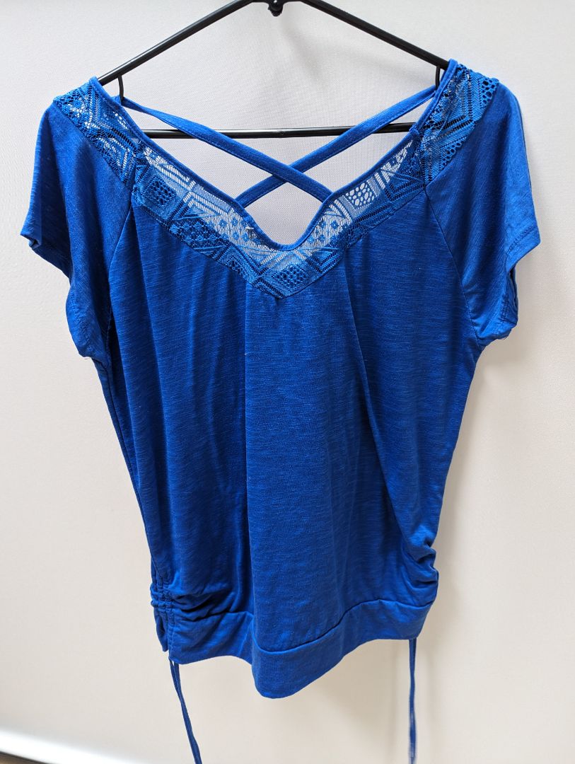 Blue Short Sleeve Open Back Lace Detailing Tee