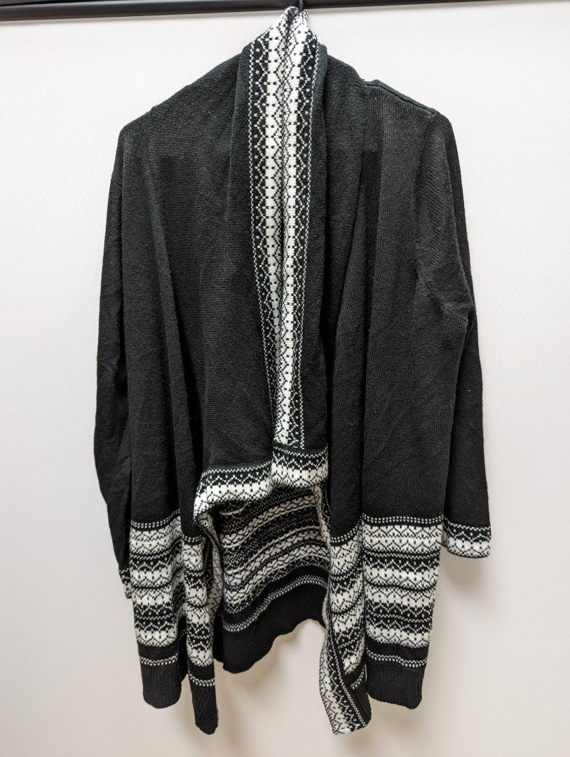Denim 24/7 Black and White Patterned Edge Knit Cardigan