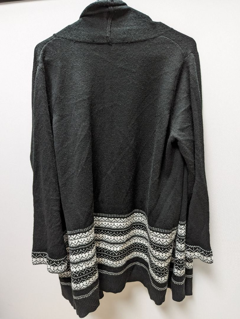 Denim 24/7 Black and White Patterned Edge Knit Cardigan