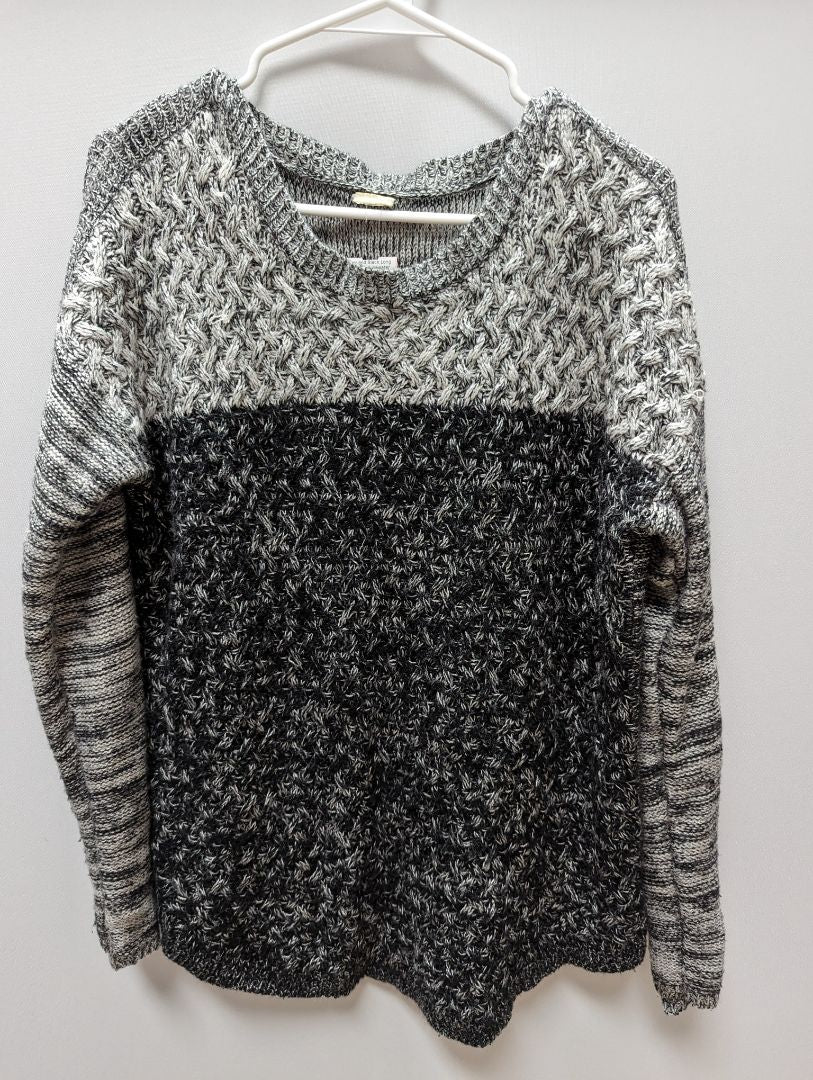 Grey/Black Long Sleeve Knit Sweater