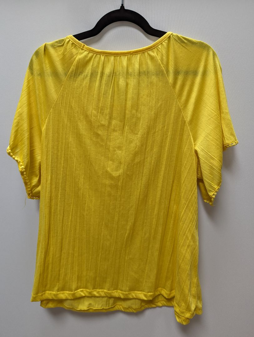 Yellow Short Sleeve Macrame Round Neck Blouse