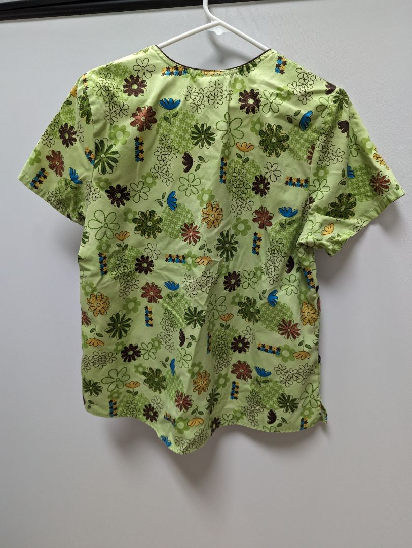 SB Scrubs Green Floral Faux-Wrap Style Scrub Top