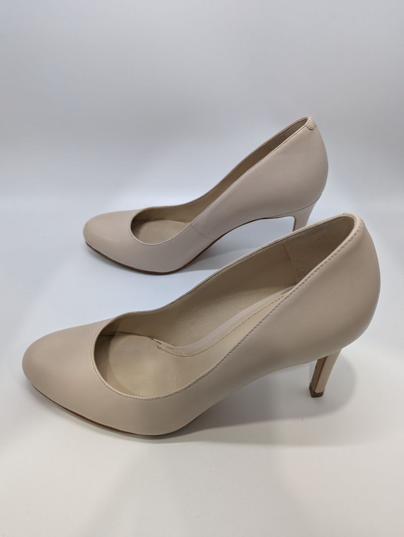 Marc Fisher Light Beige Leather Heels