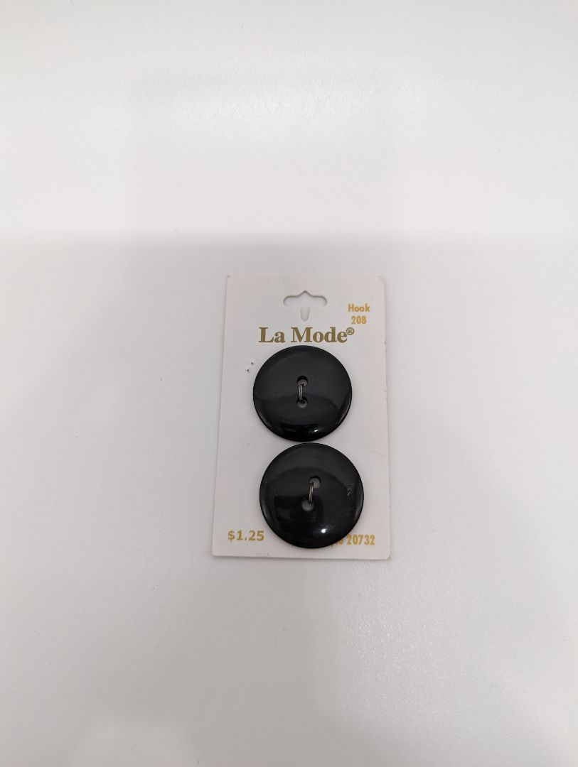 La Mode Black 2 Hole Button Set (2)
