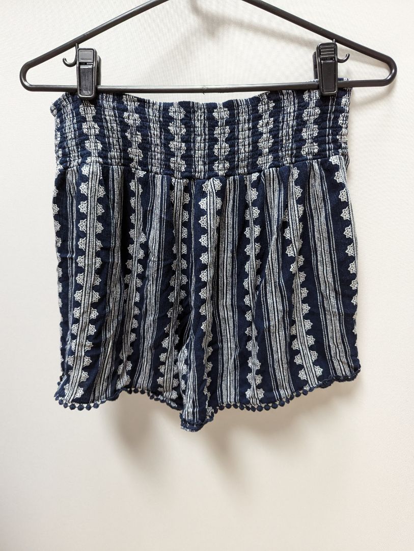 Three Dots Navy/White Elastic Waist Shorts