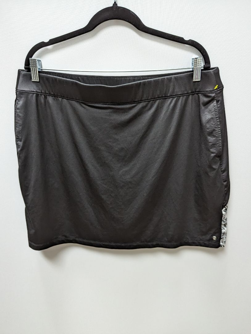 Izod Golf Black/White Split Skort