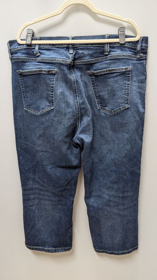 Old Navy Men's Medium Wash Built-In Flex Straight Jeans