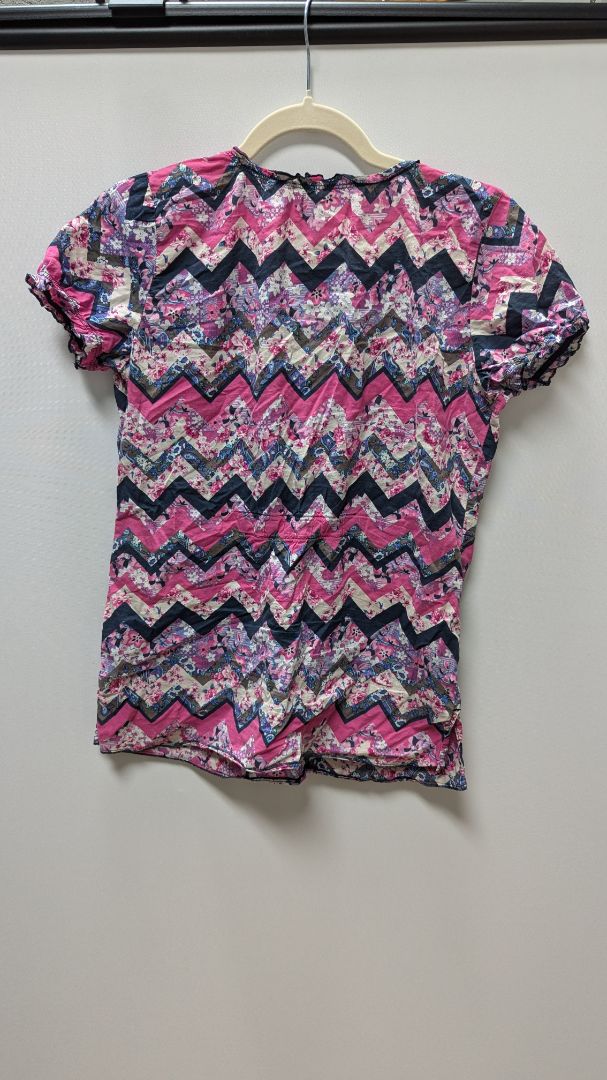 Koi Pink/Navy Chevron Floral Scrub Top