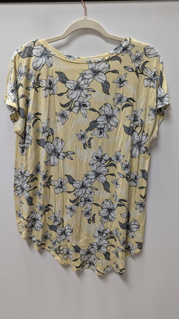 Maurices 24/7 Yellow/White Floral Tunic Blouse