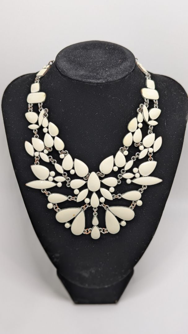 Natasha Silver/Ivory Almond Statement Necklace