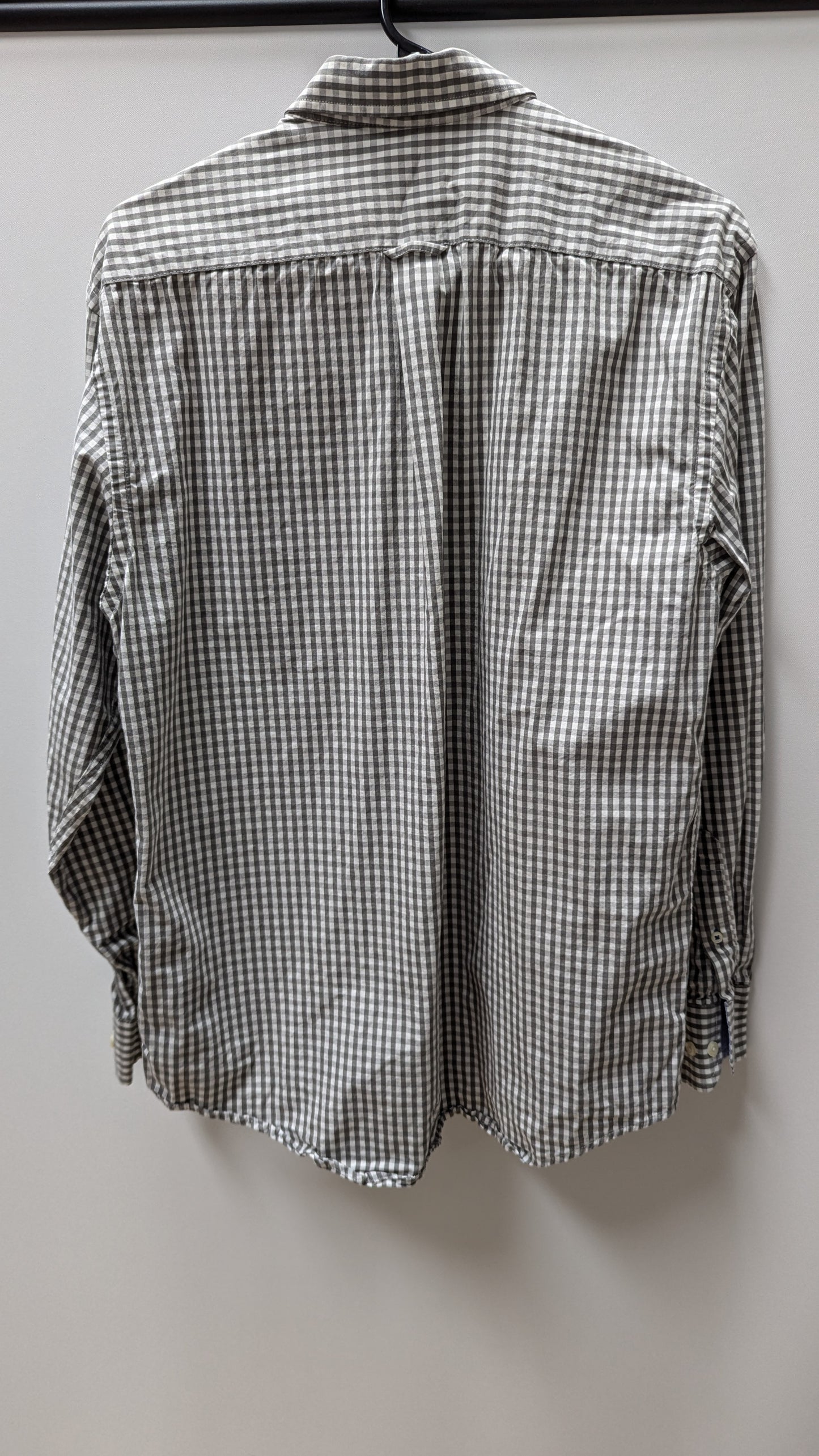 IZOD Grey/White Plaid Button Up Shirt
