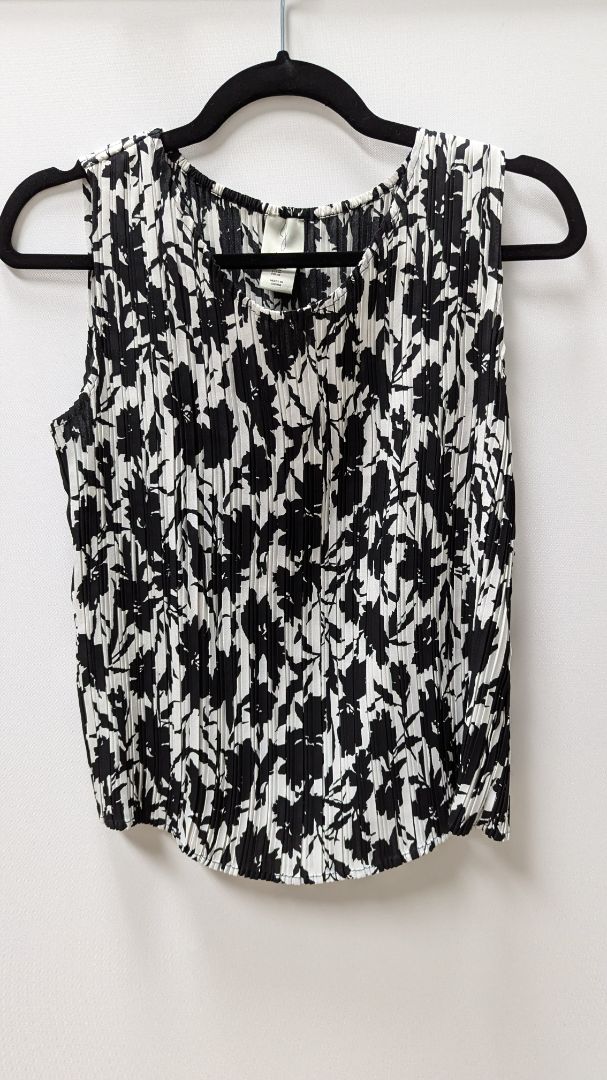 joie Black/White Sleeveless Pleated Blouse
