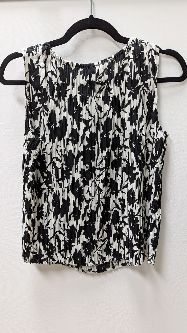 joie Black/White Sleeveless Pleated Blouse
