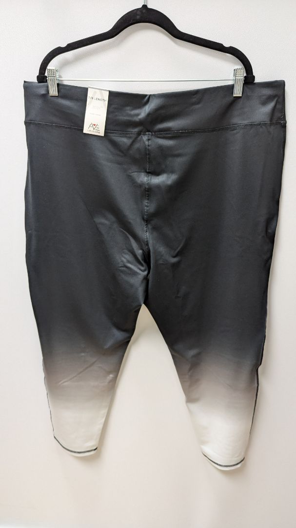 Avenue Leisure Black/White Ombre Active Leggings
