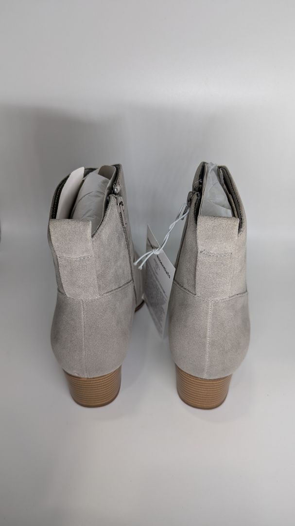 Amazon Essentials Light Grey Heather Microsuede Boots