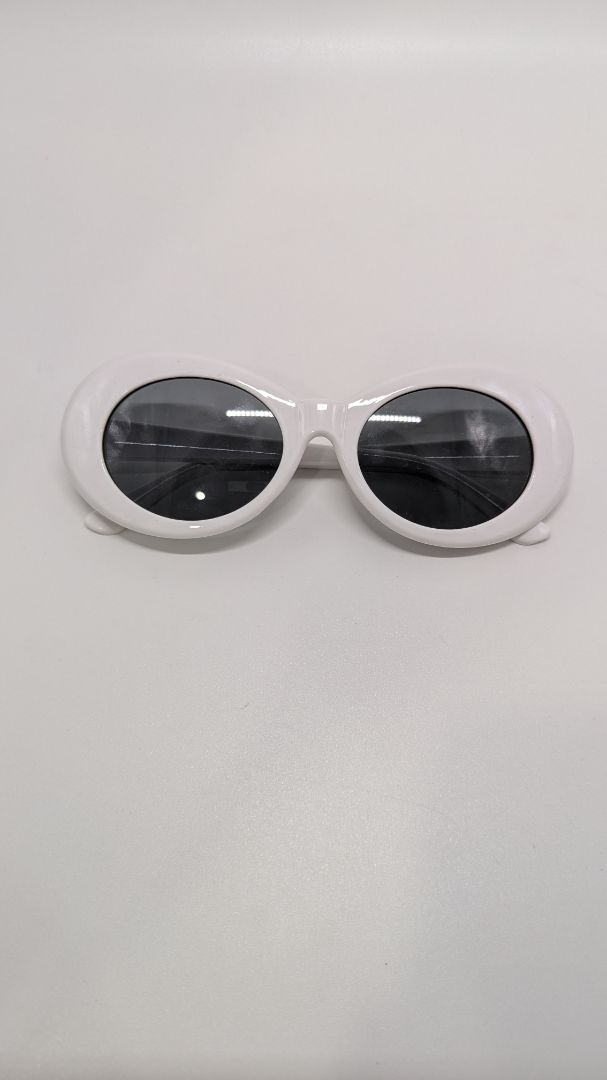 White Retro Rounded Sunglasses
