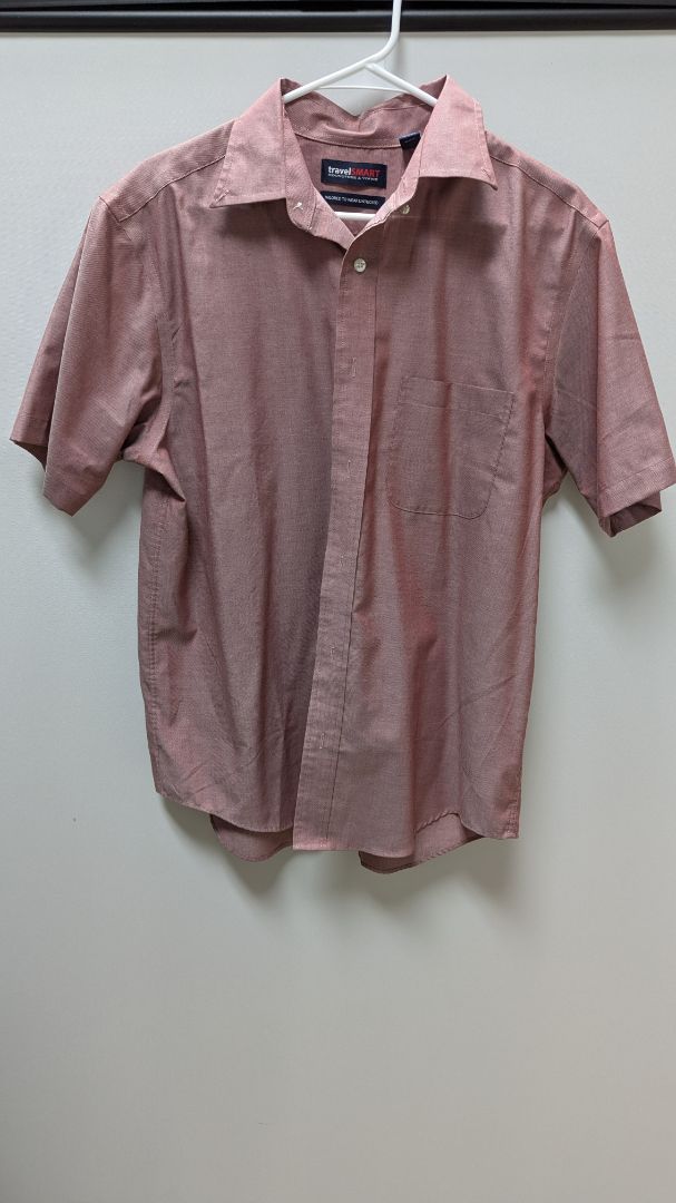 travelSMART Roundtree & Yorke Faded Red Button Up Shirt
