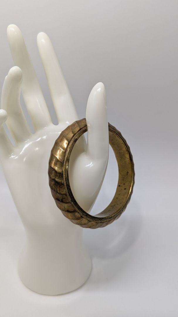 Thicker Gold Textured Bangle Bracelet (20cm)