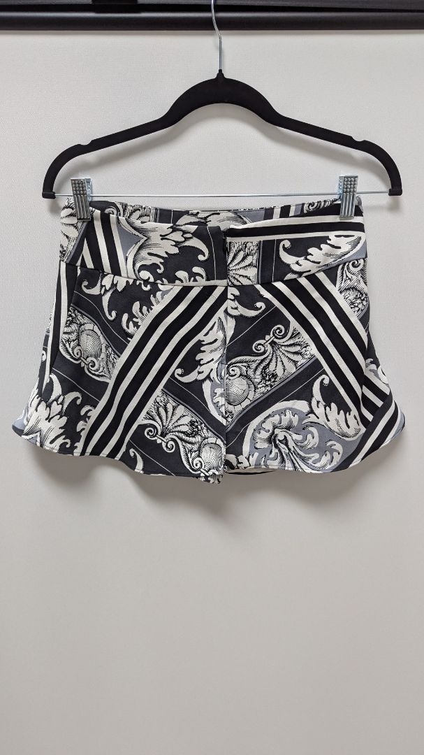 Express Black/White Patterned Mini Skort
