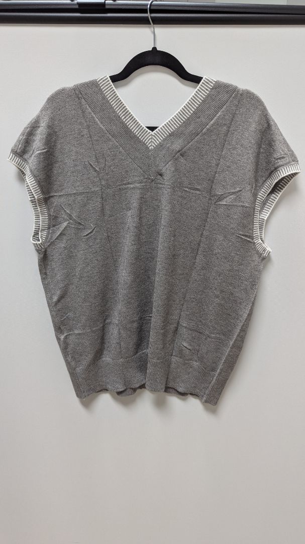 Dokotoo Grey/White Knit Sweater Vest