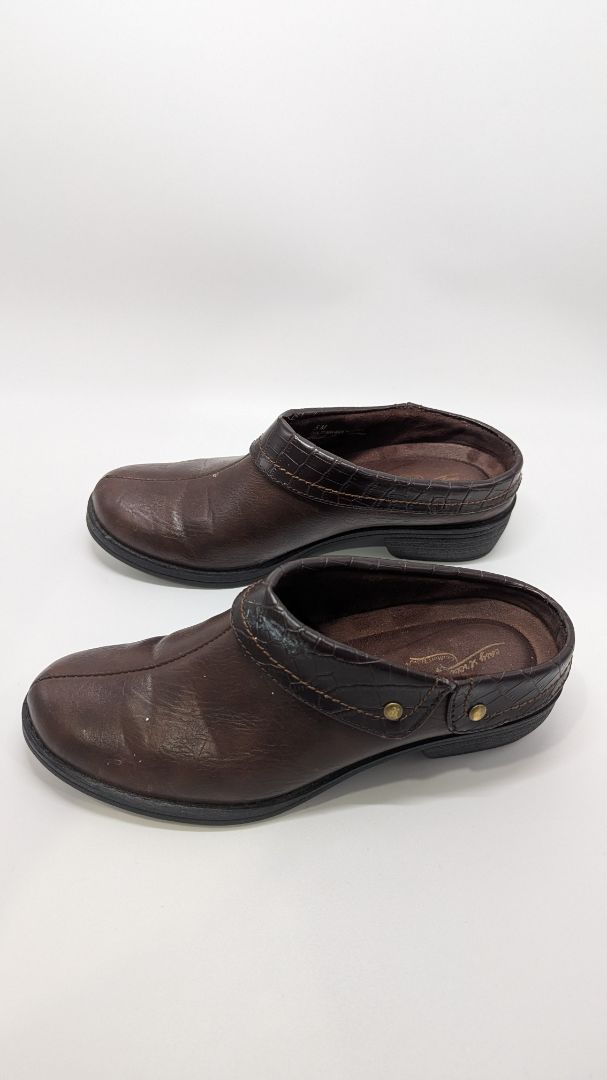 easy street Comfort Wave Brown Leather Clogs
