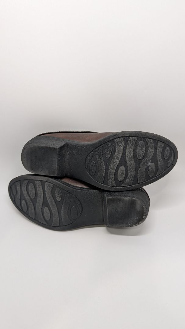 easy street Comfort Wave Brown Leather Clogs