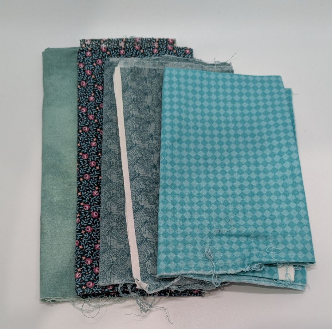 4 Piece Green/Teal Patterned Fabric Set