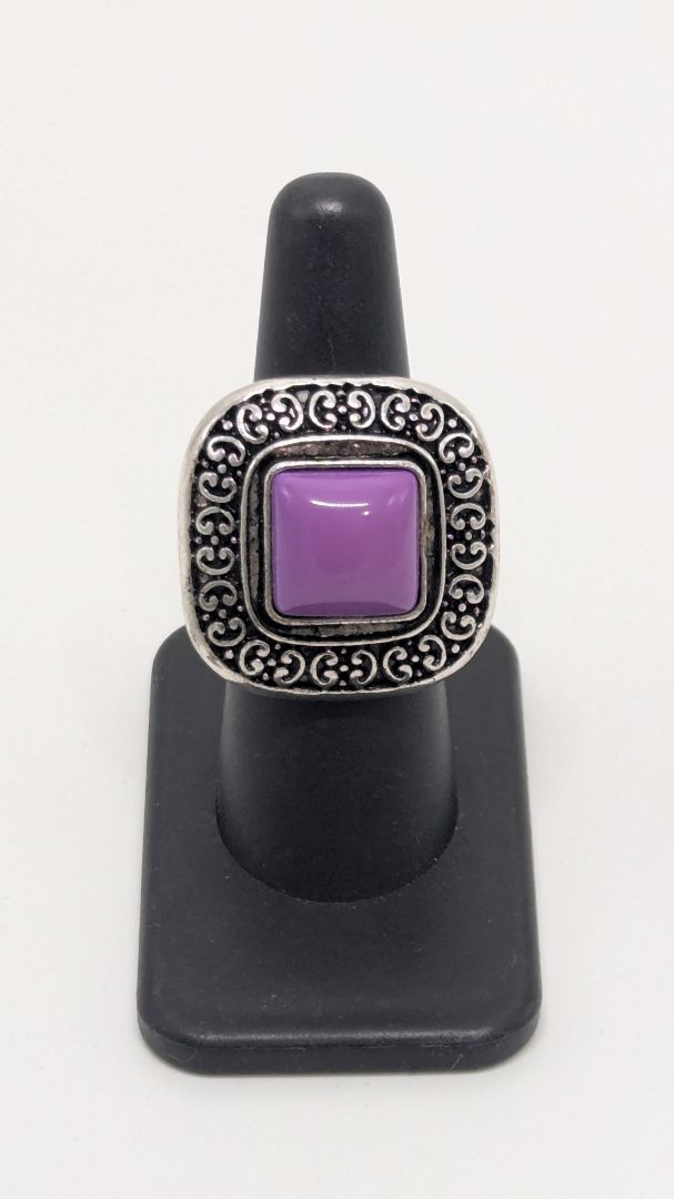 Paparazzi Silver/Purple Square Elastic-Back Ring