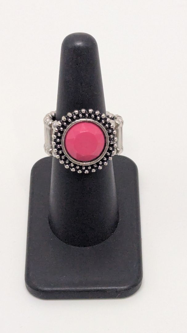 Paparazzi Silver/Pink Rounded Elastic-Back Ring