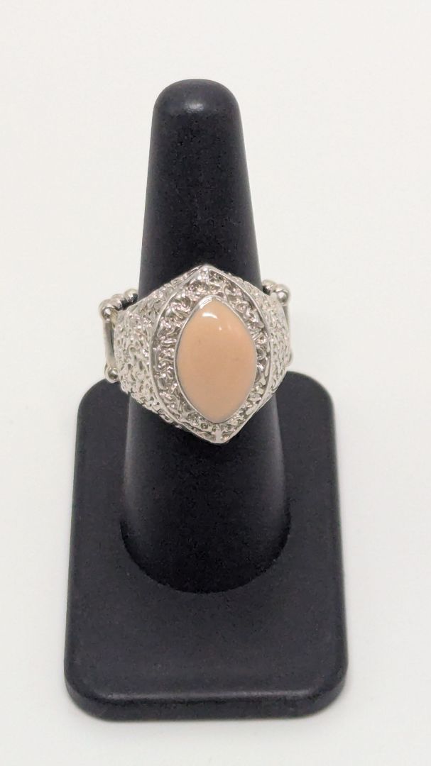 Paparazzi Silver/Cream Pointed Elastic-Back Ring