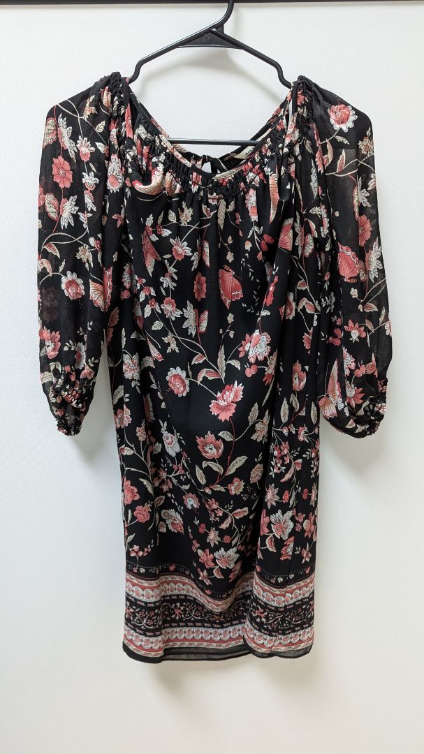 Max Studio Black/Red Patterned Cold-Shoulder Mini Dress