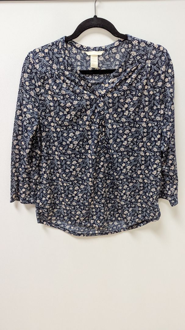 H&M Navy/White Floral Half-Button-Down Blouse