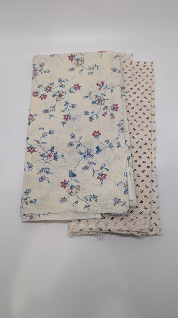 2 Piece White Patterned Fabric Sheets