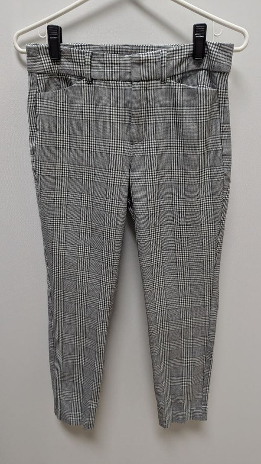Old Navy Black/White Plaid High-Rise Pixie Skinny Pants