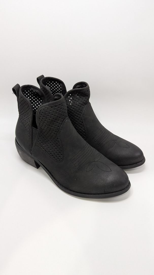 Pierre Dumas Black Faux-Suede Western Ankle Boots