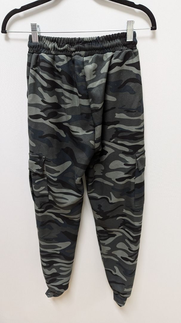 YUNA Fashion Dark Green Camo Cargo Jogger Pants