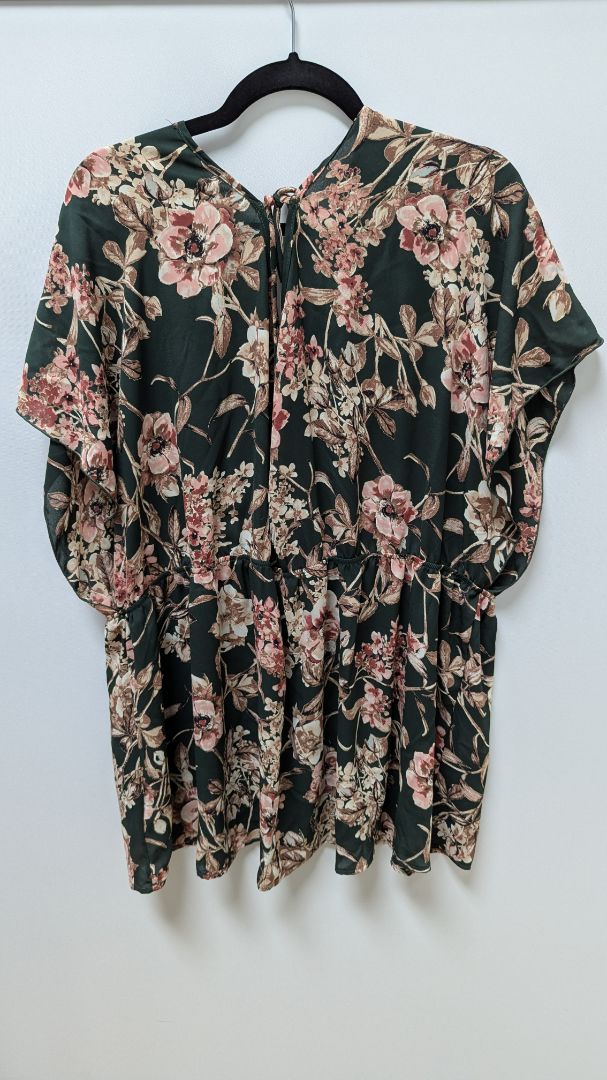 Torrid Dark Green/Pink Floral Faux-Wrap Blouse