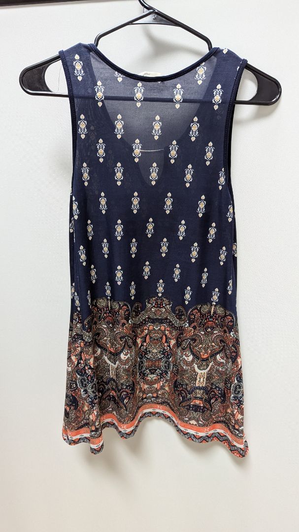Rue JuJu Navy Paisley Patterned Sleeveless Blouse