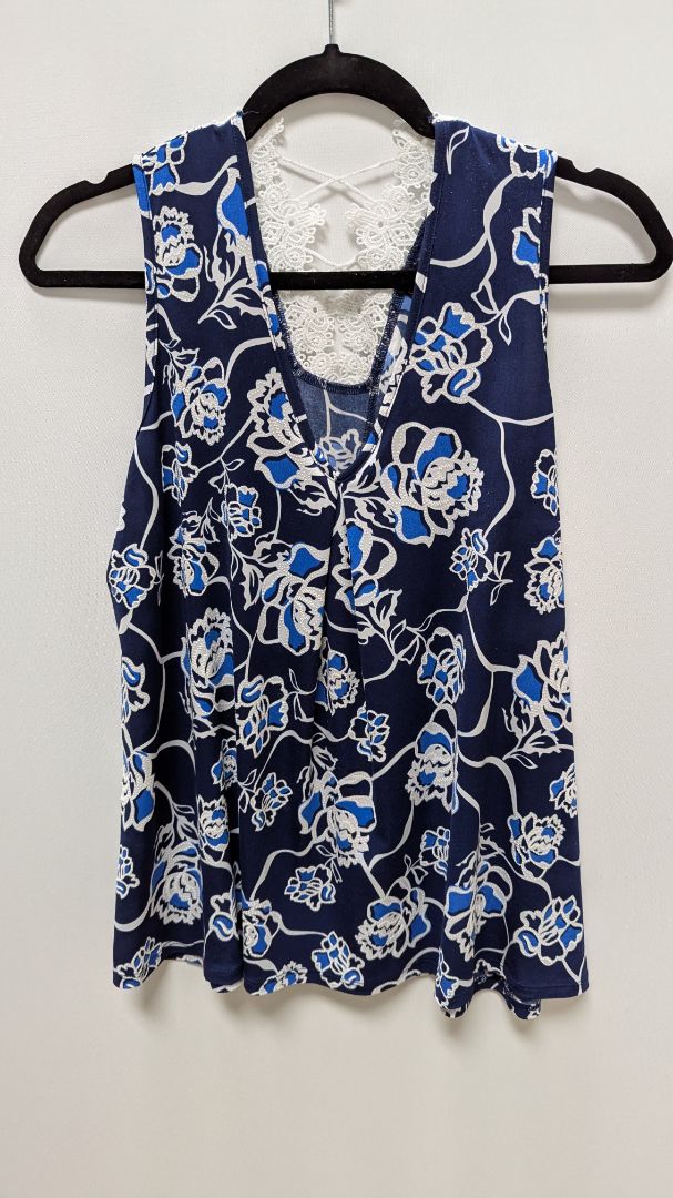 AMANA Dark Blue/White Lace-Back Sleeveless Blouse