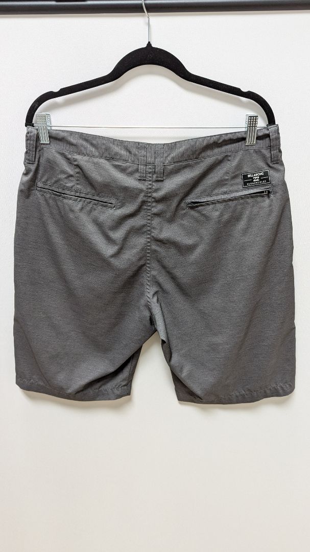 Billabong Men's Dark Grey Striped Active Shorts